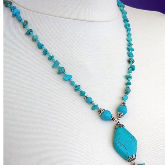 Turquoise Natural Stone Design Necklace Hand Made - Picture 4 of 4